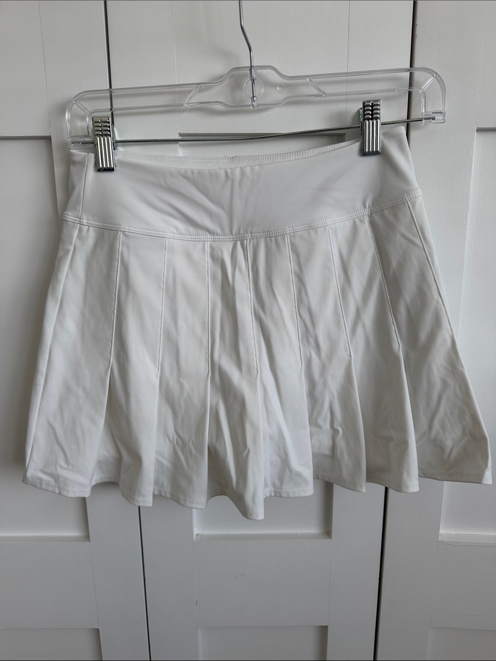 Southern Tide White Pleated Athletic Skort